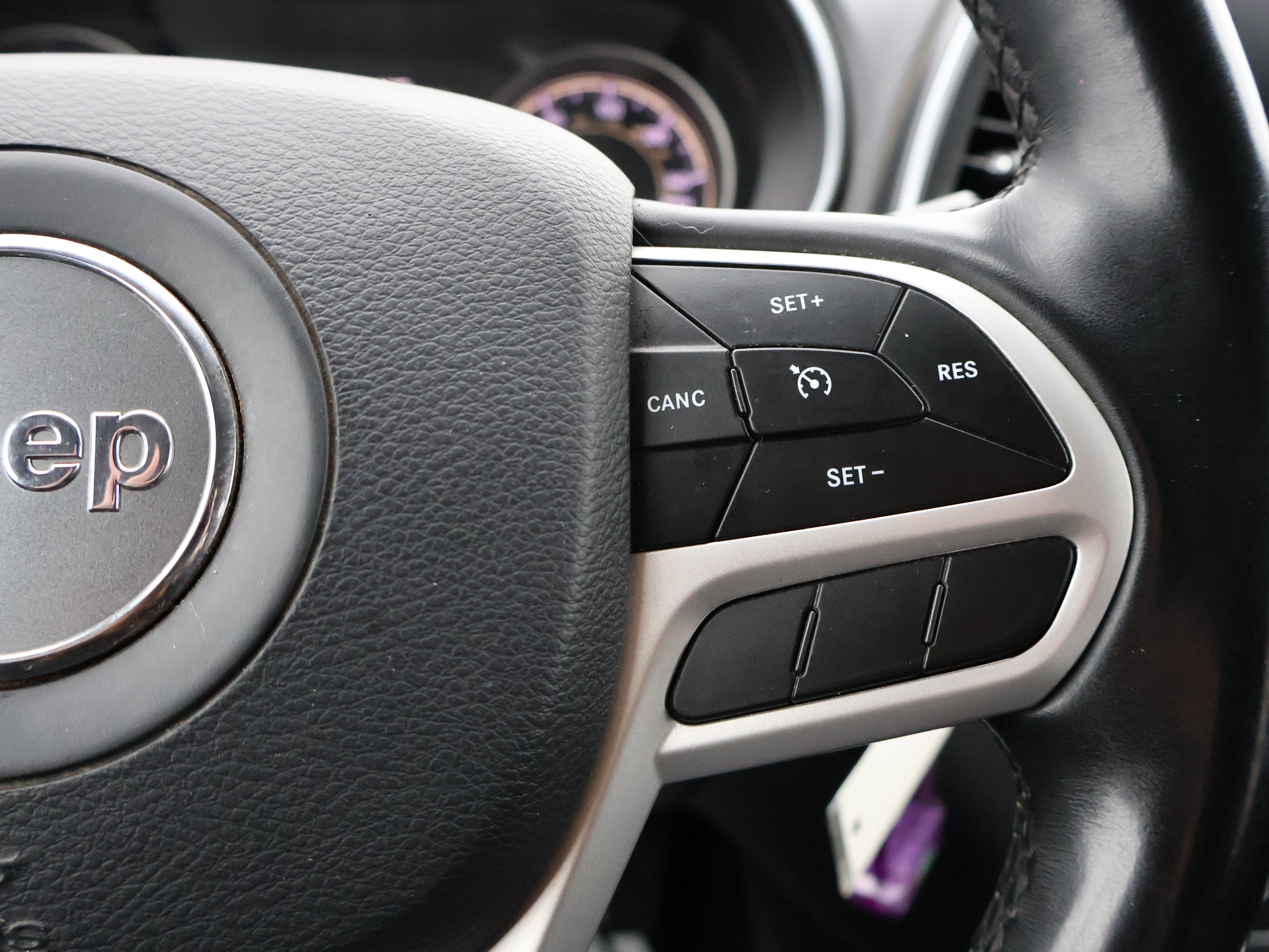 Used 2020 Jeep Cherokee Latitude image 36