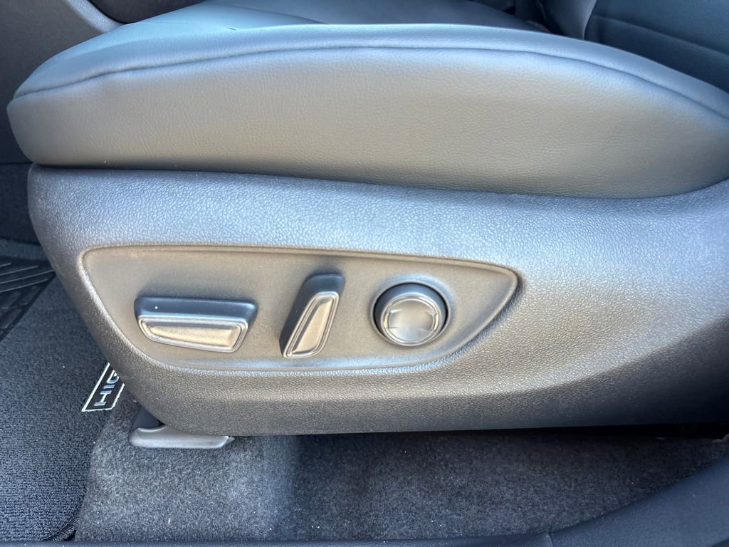 New 2026 Toyota Highlander XLE image 9