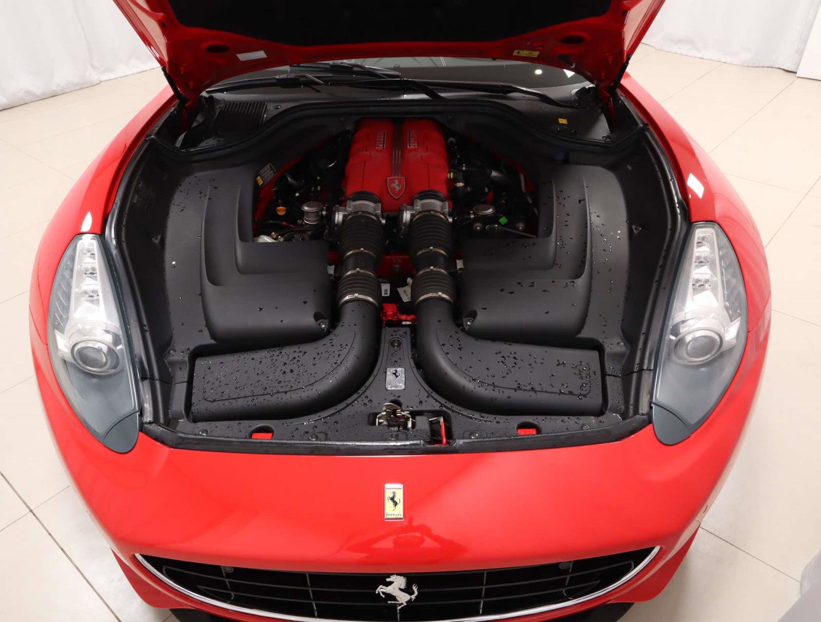 Used 2014 Ferrari California RWD image 20