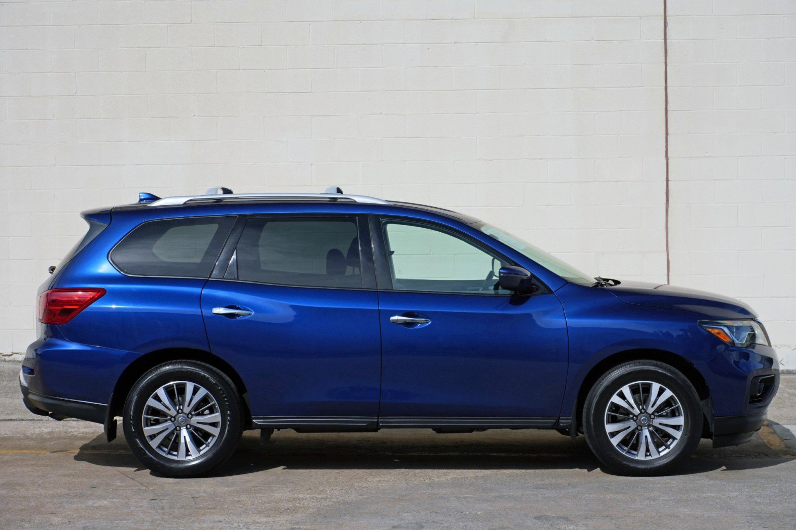 Used 2020 Nissan Pathfinder S FWD image 49