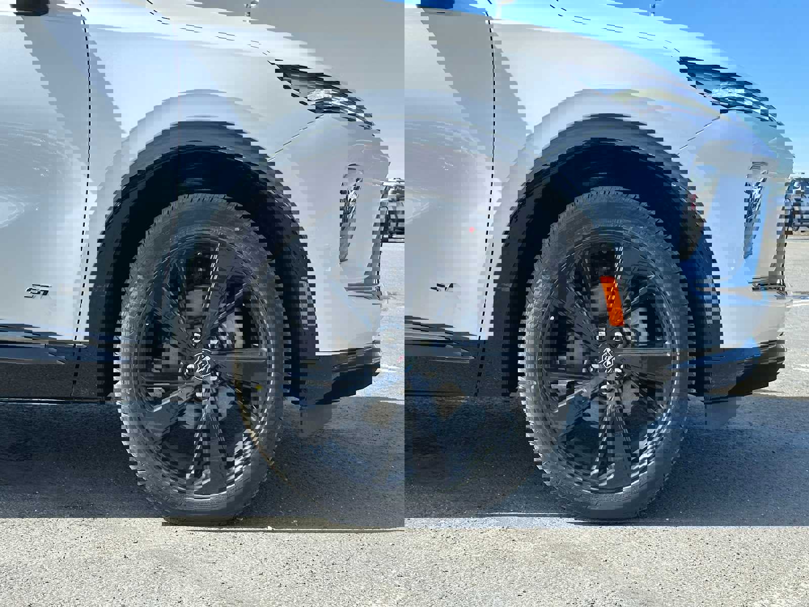 New 2025 Buick Envision Sport Touring image 9