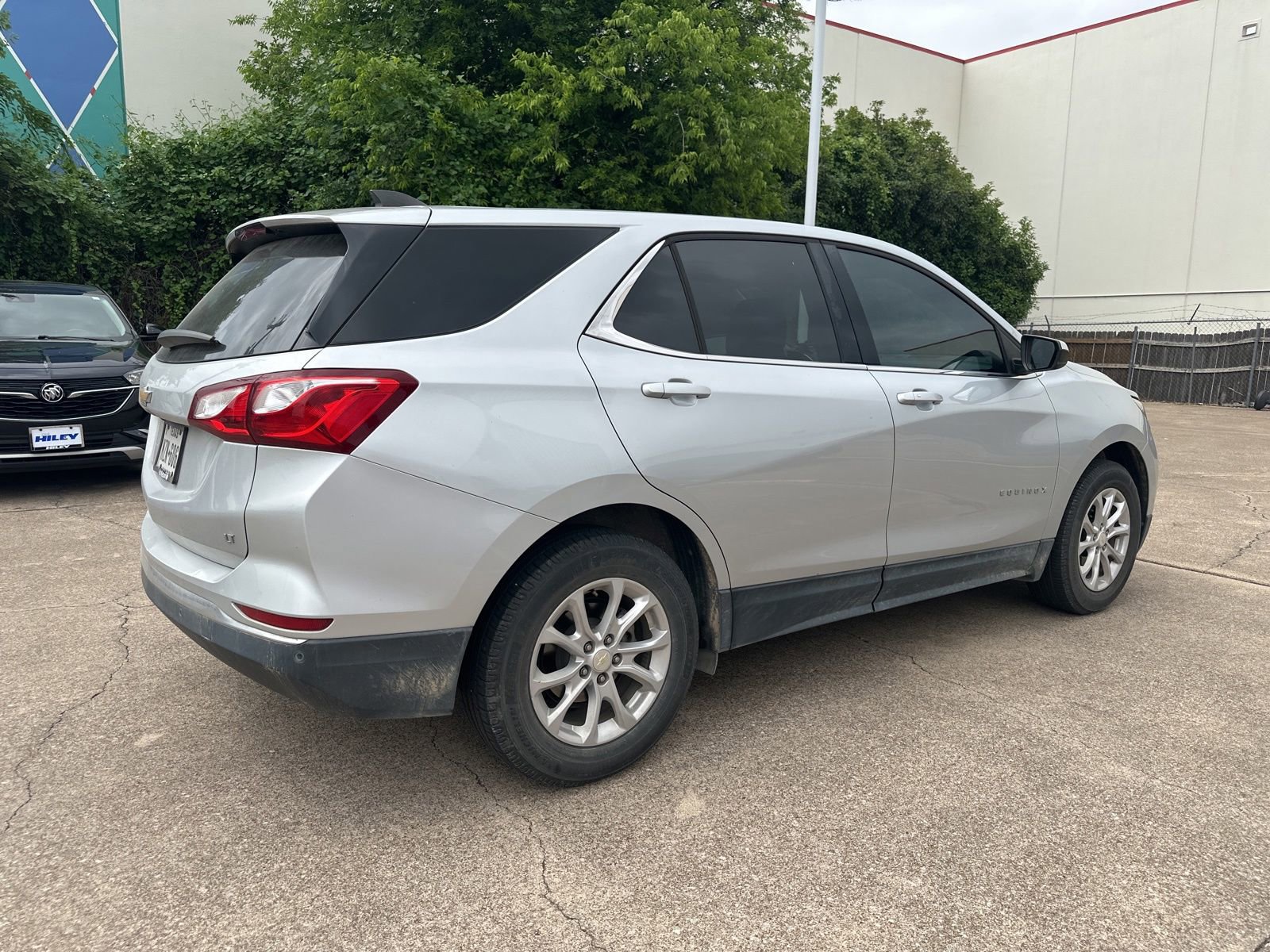 Used 2020 Chevrolet Equinox LT FWD image 4
