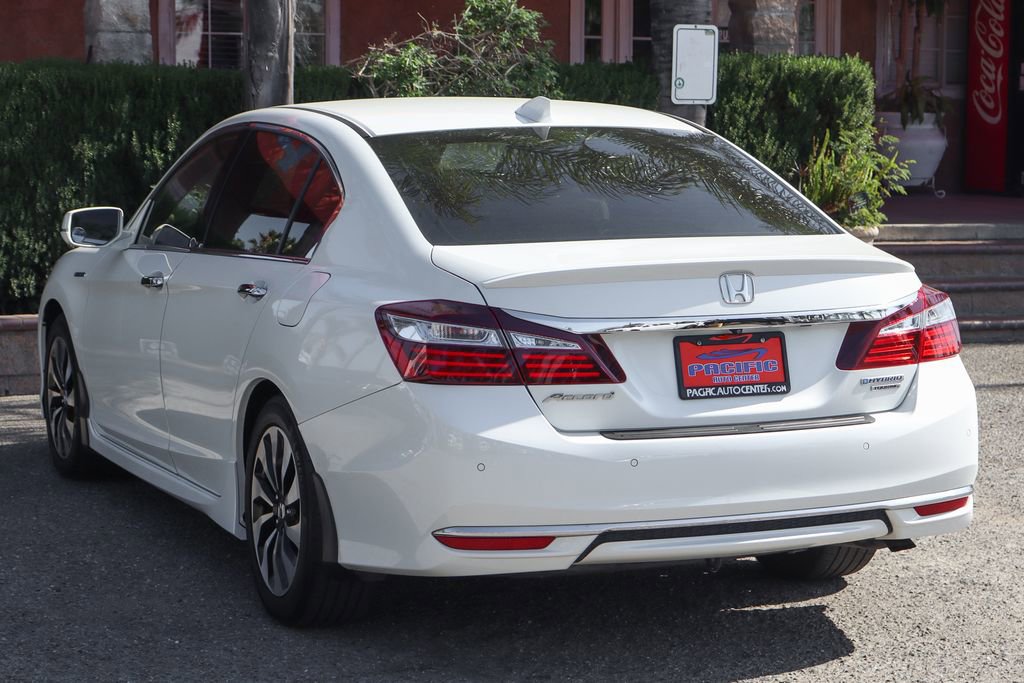 Used 2017 Honda Accord Touring image 6