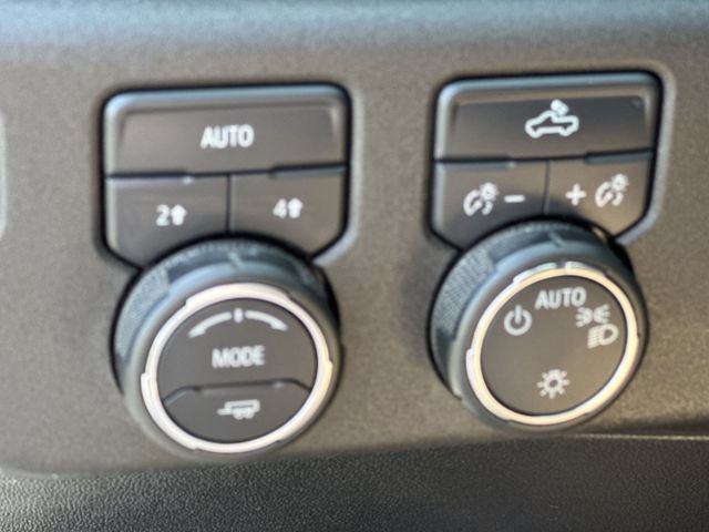 Used 2024 Chevrolet Silverado 1500 LT AWD/4WD image 24