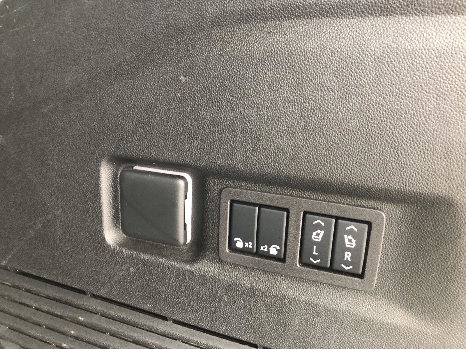 Certified 2024 Chevrolet Suburban RST w/ Sport Performance Package image 23