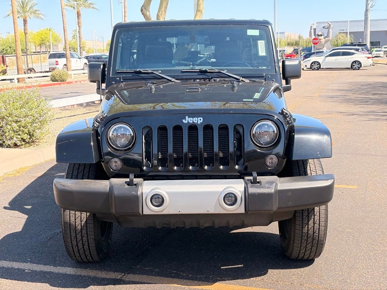 Used 2015 Jeep Wrangler Unlimited Sahara w/ Connectivity Group AWD/4WD image 9