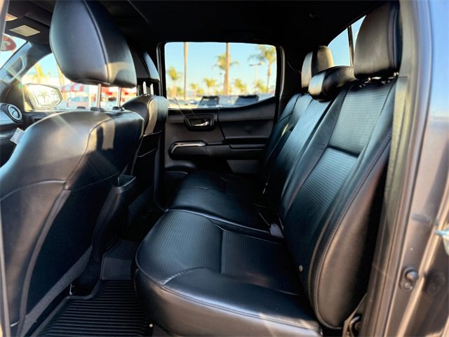 Used 2021 Toyota Tacoma Limited image 19