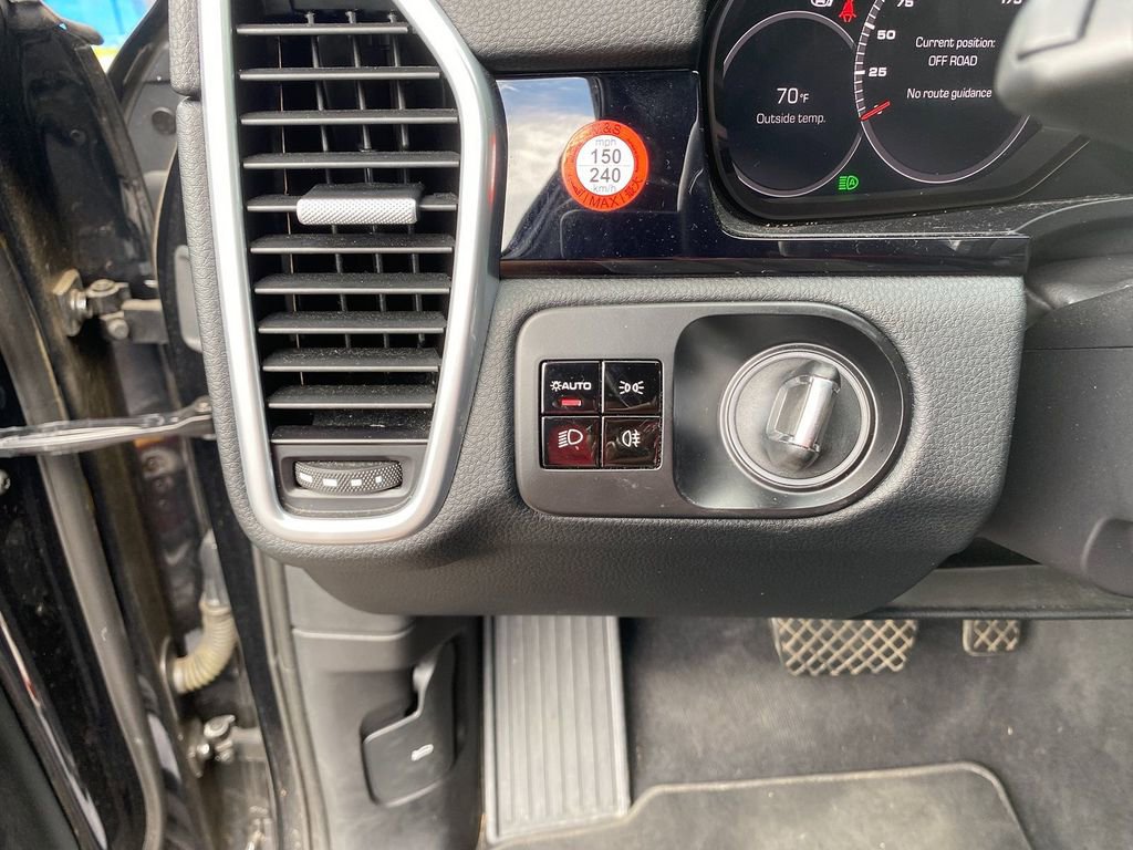 Used 2019 Porsche Cayenne image 14