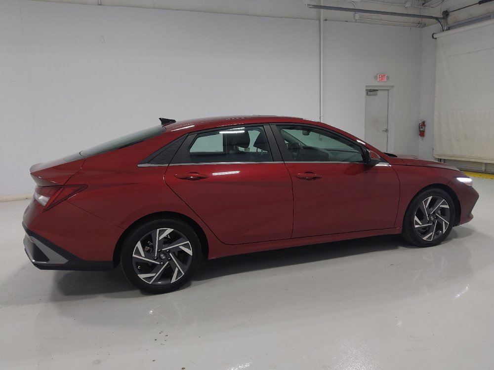 Used 2024 Hyundai Elantra Limited FWD image 10
