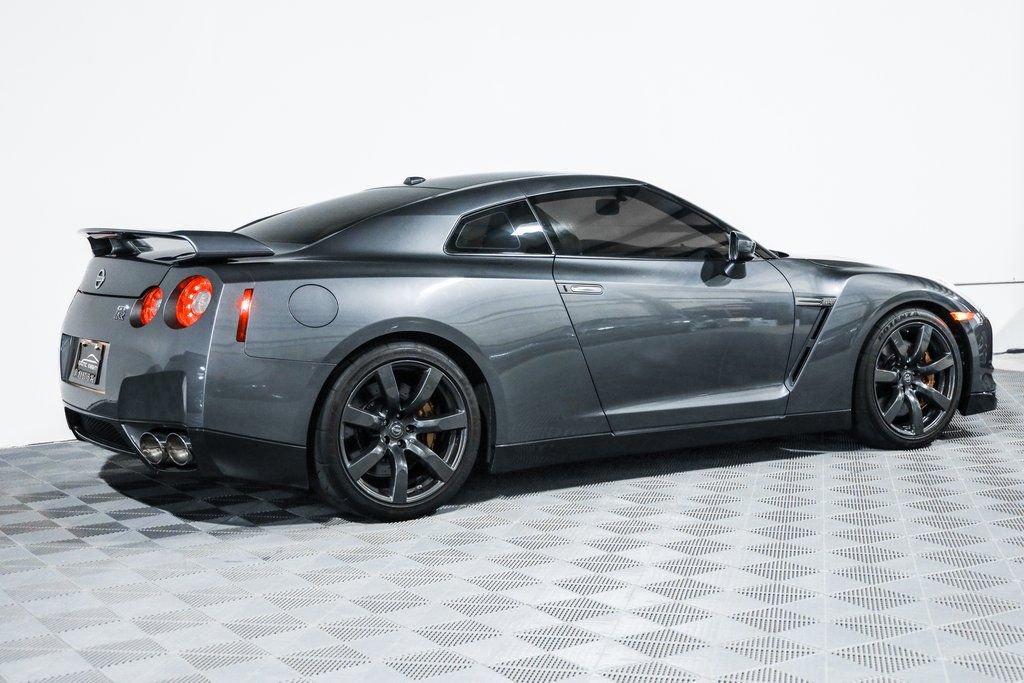 Used 2009 Nissan GT-R Premium image 4