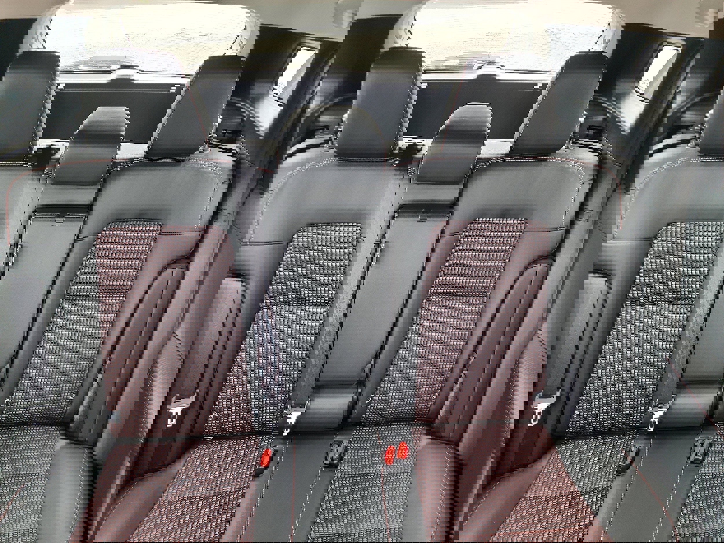 New 2025 Nissan Kicks SR image 21