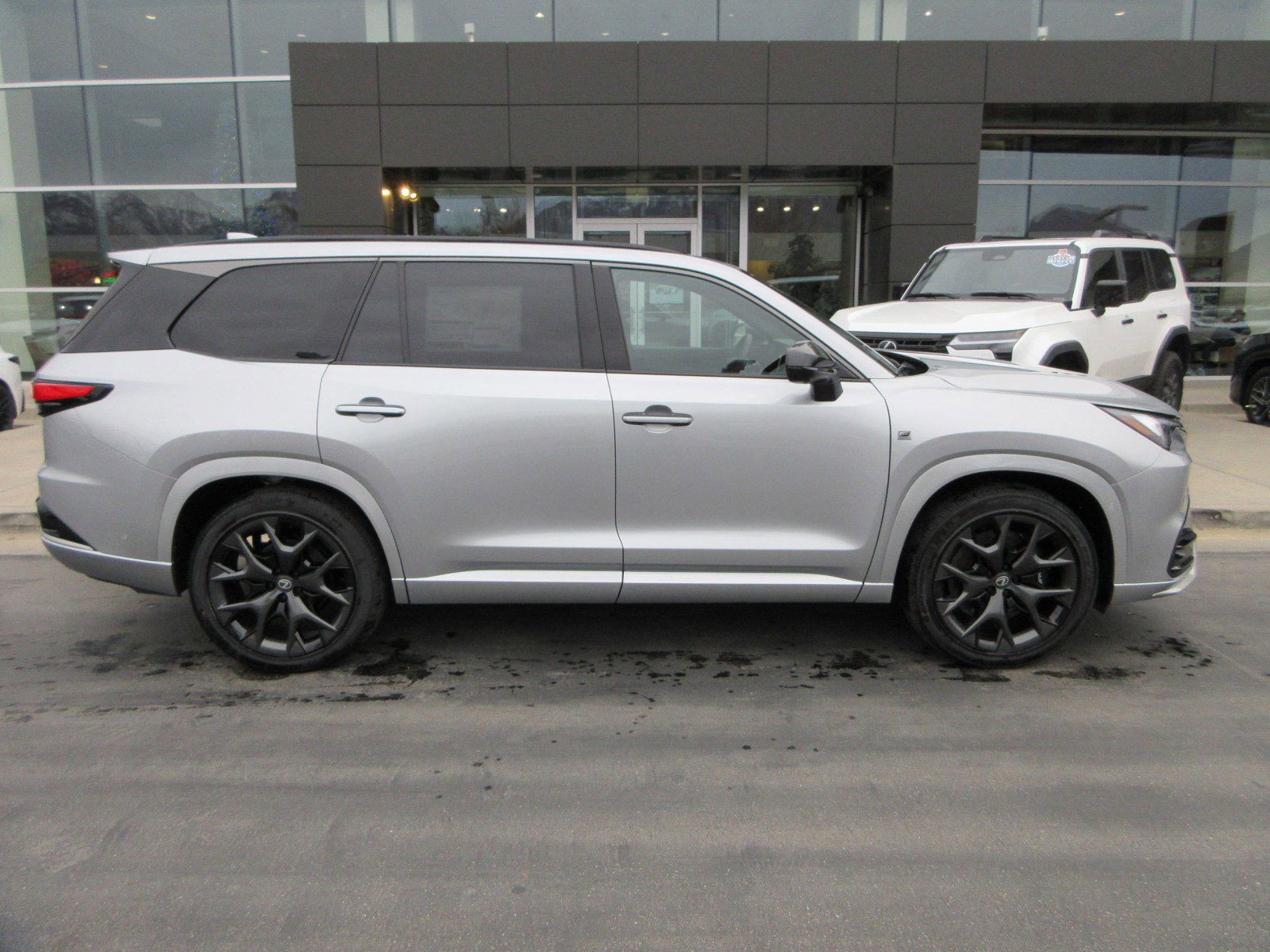 New 2026 Lexus TX 500h AWD image 12