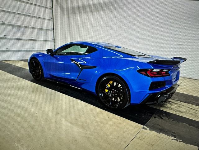 Used 2025 Chevrolet Corvette Z06 image 4