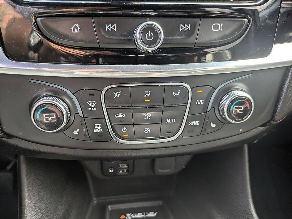 Used 2023 Chevrolet Traverse RS image 22