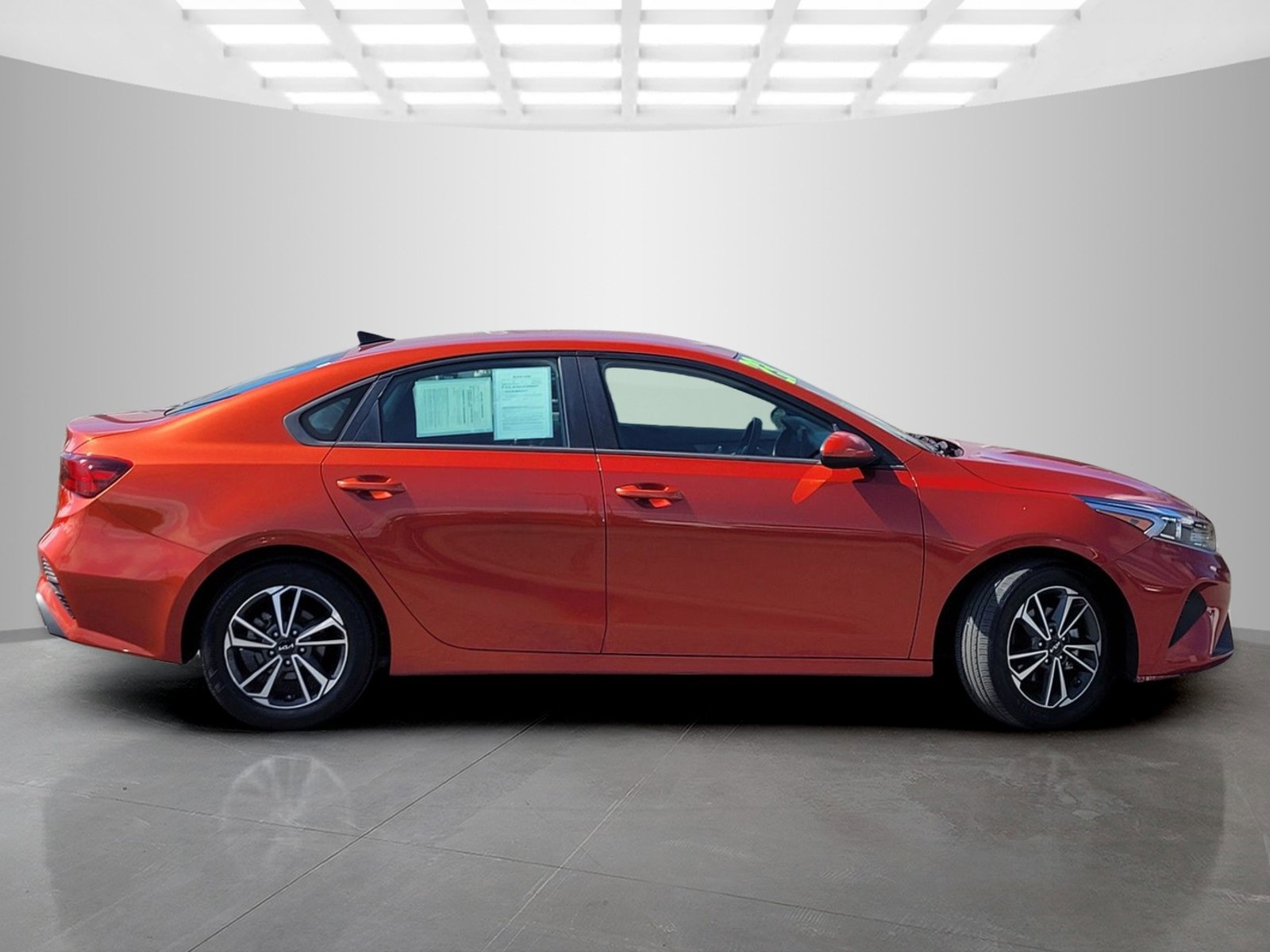 Used 2023 Kia Forte LXS image 3