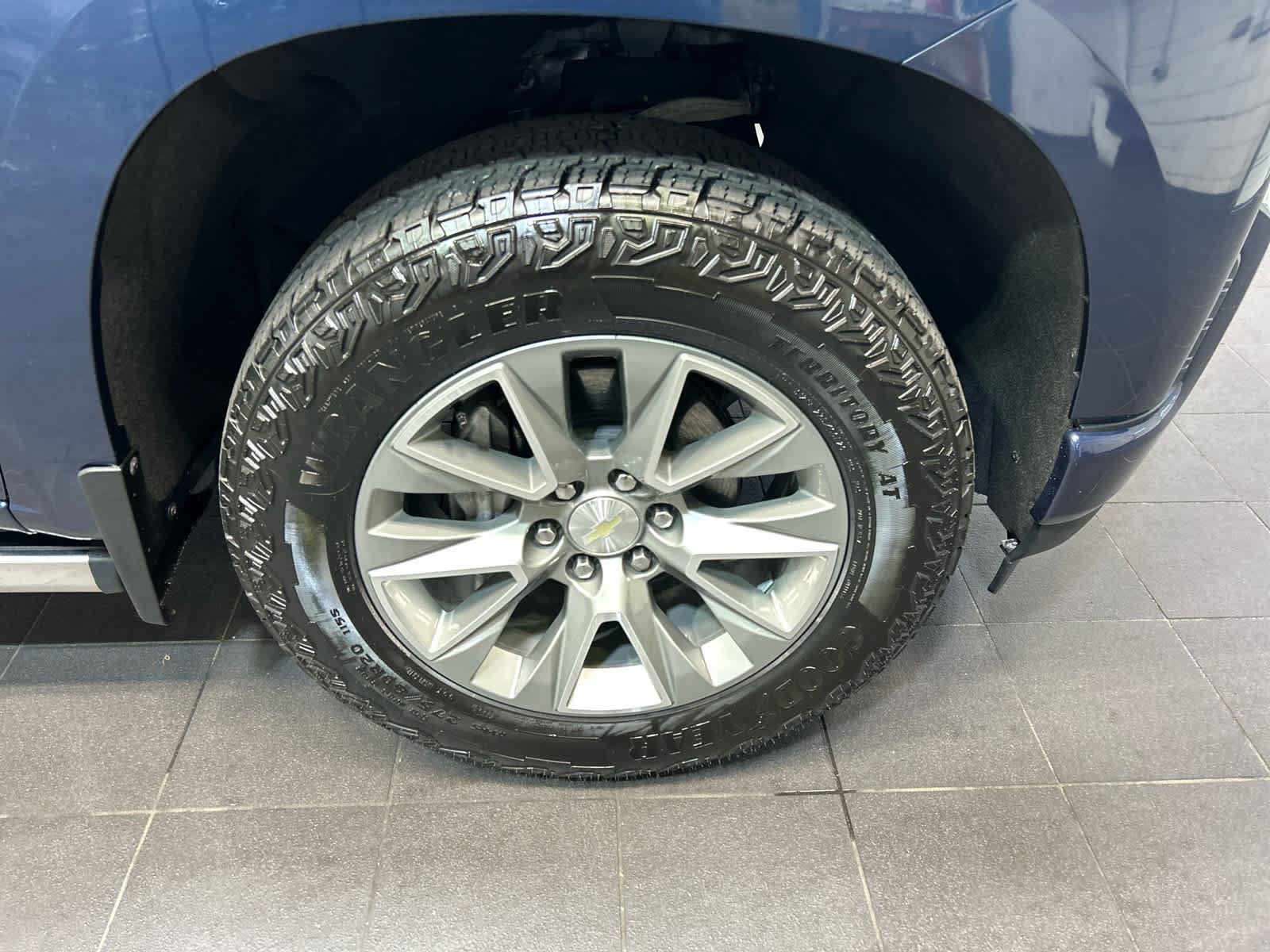 Used 2019 Chevrolet Silverado 1500 High Country w/ Technology Package AWD/4WD image 10