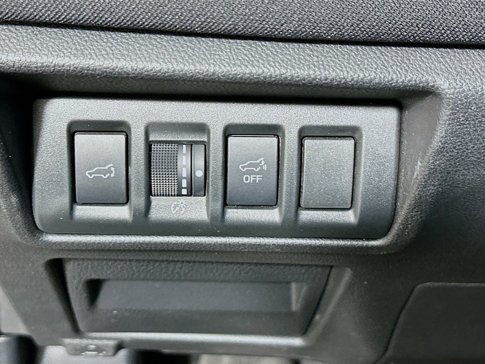 Used 2025 Subaru Outback Premium AWD/4WD image 16