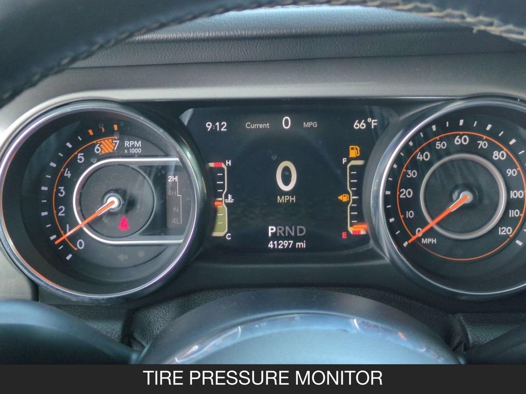 Used 2018 Jeep Wrangler Unlimited Sahara AWD/4WD image 19