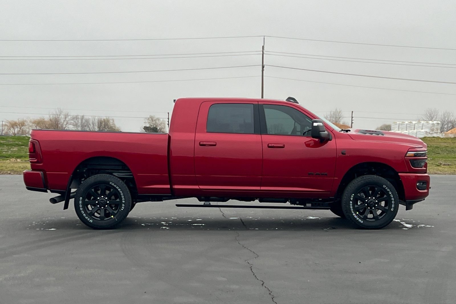 New 2026 RAM 2500 Laramie AWD/4WD image 2