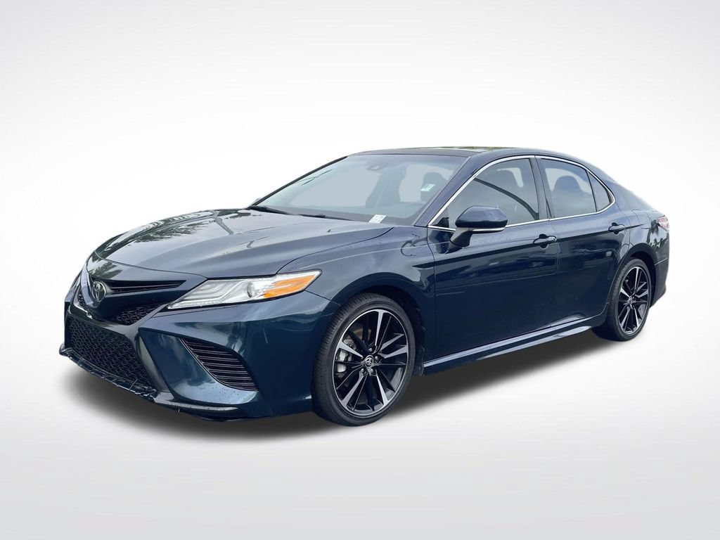Used 2020 Toyota Camry XSE FWD image 3