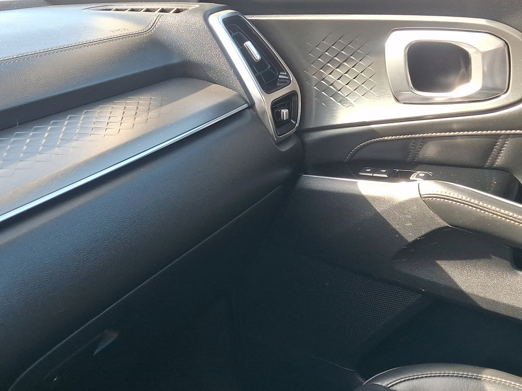 Used 2022 Kia Sorento SX FWD image 33