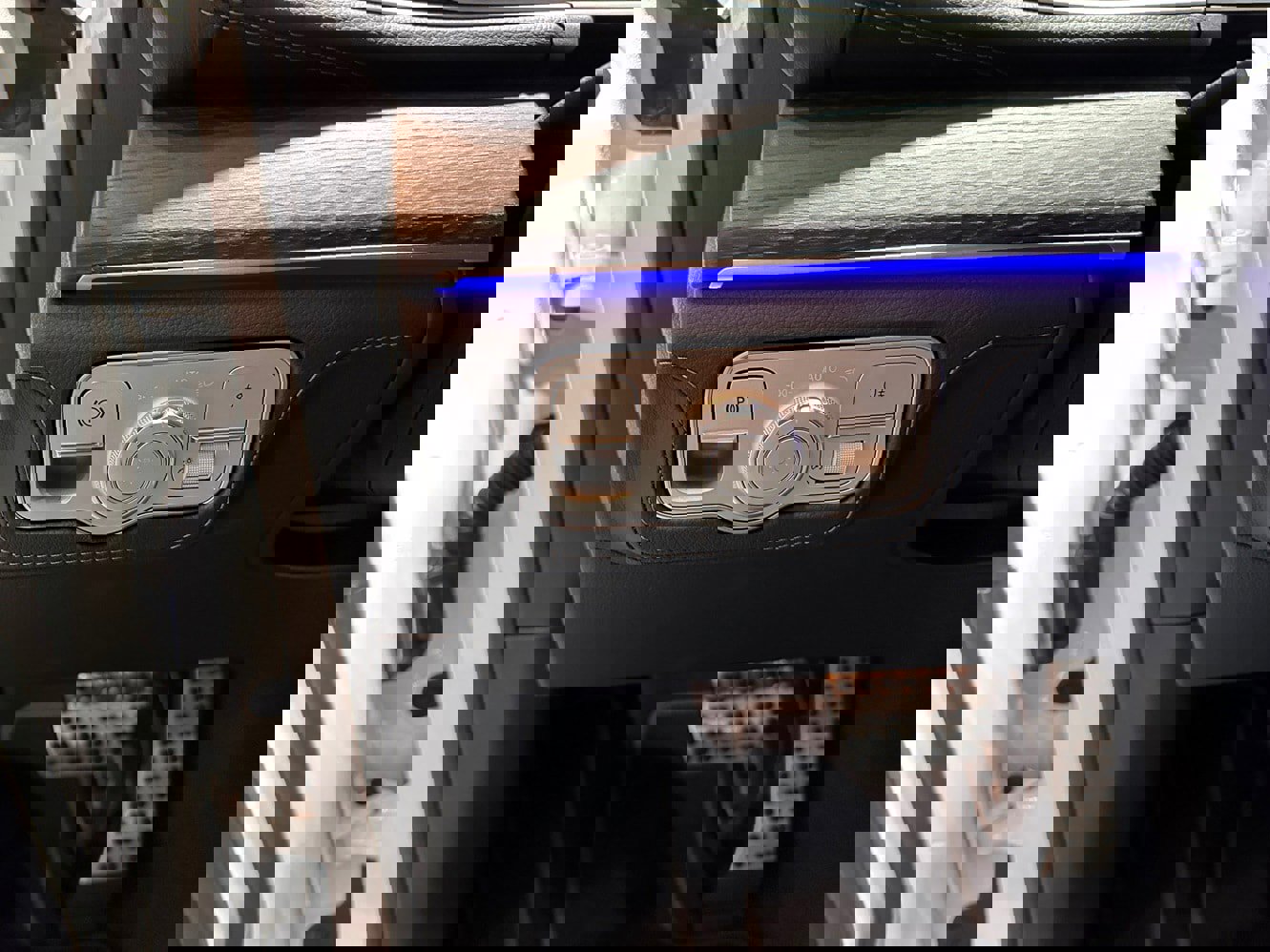 Used 2025 Mercedes-Benz GLE 53 AMG 4MATIC image 16