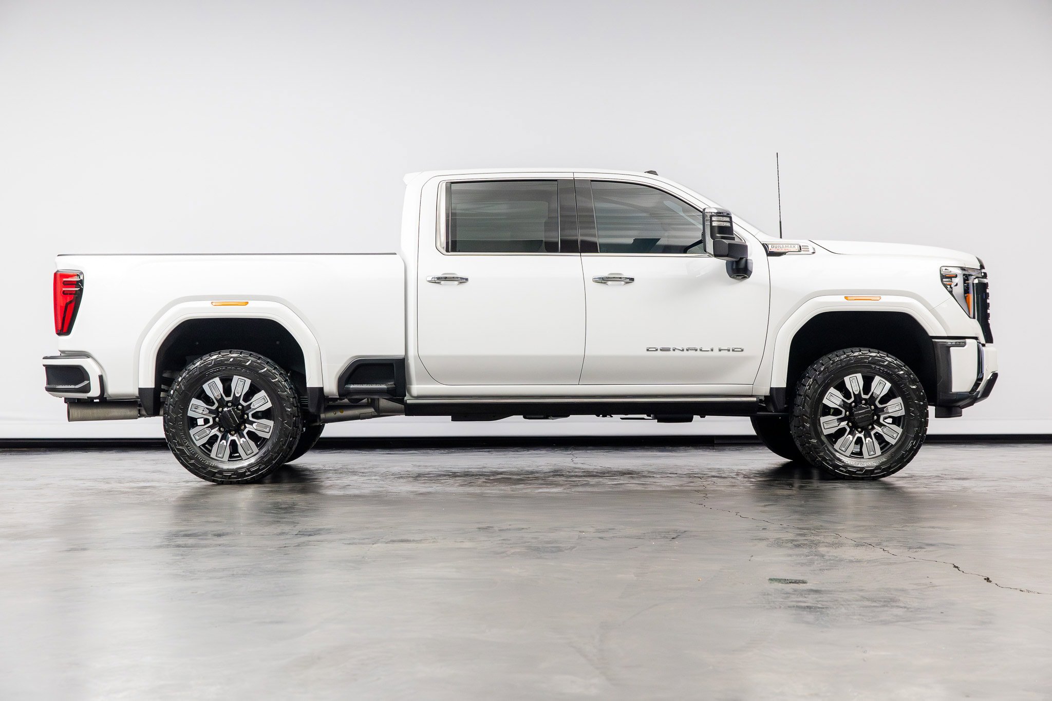 Used 2024 GMC Sierra 2500 Denali w/ Denali Reserve Package AWD/4WD image 22