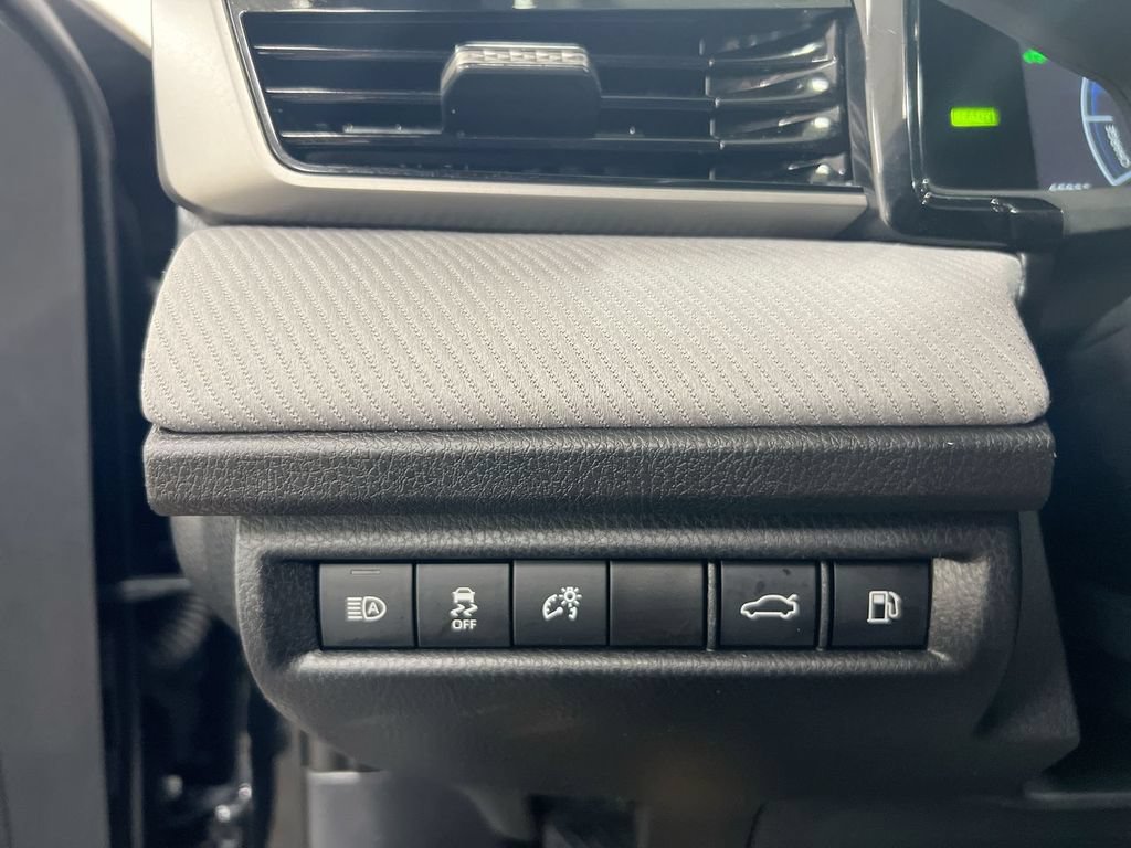 Used 2025 Toyota Camry SE w/ Convenience Package FWD image 19