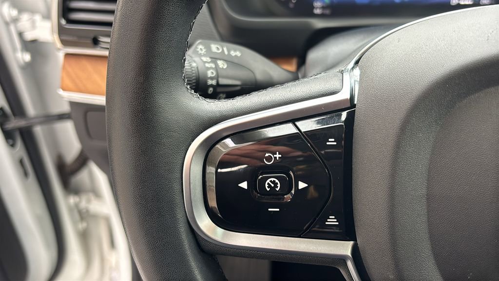 Certified 2023 Volvo XC90 B5 Plus w/ Protection Package Premier image 17