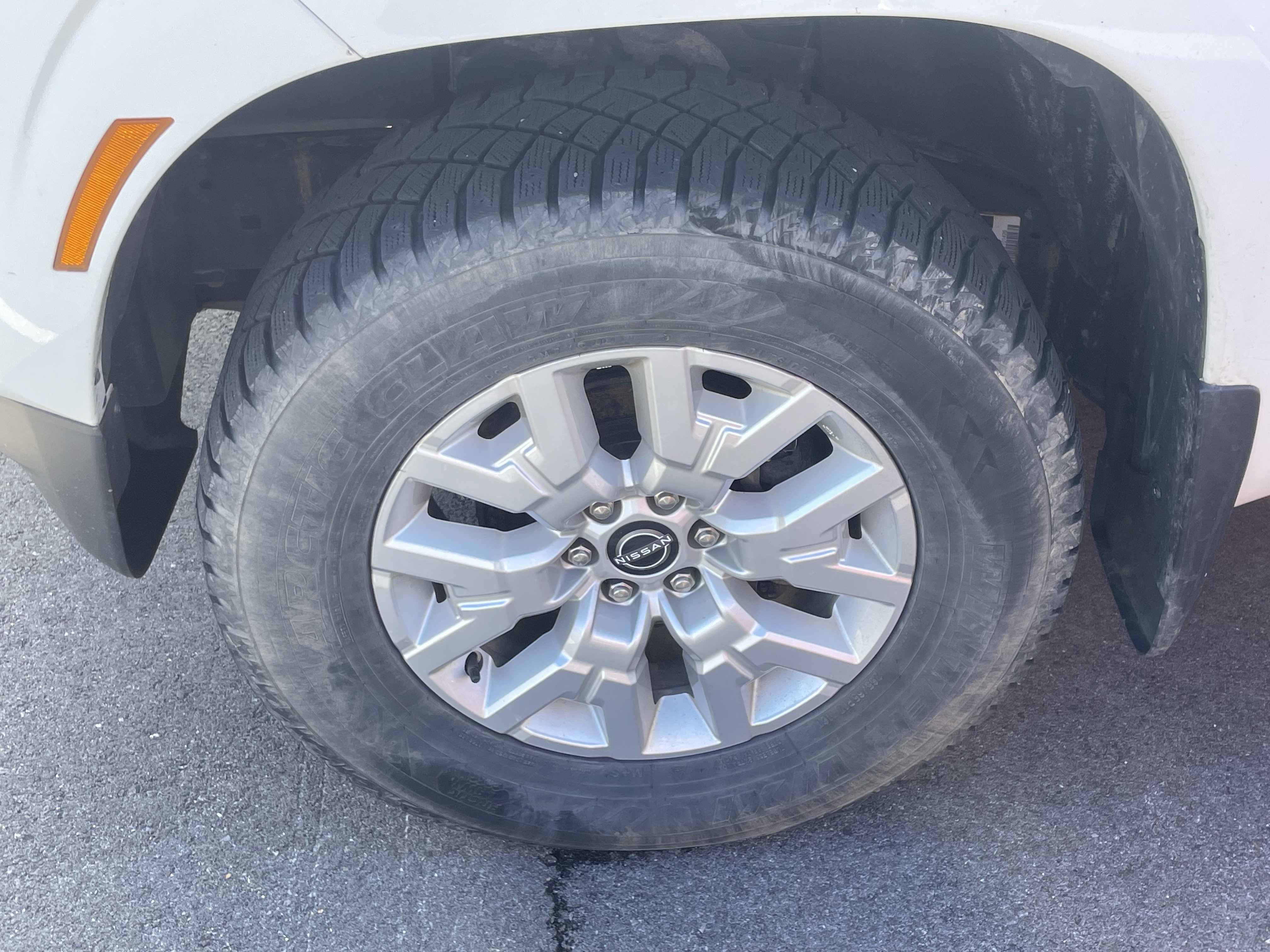 Used 2022 Nissan Frontier SV image 5