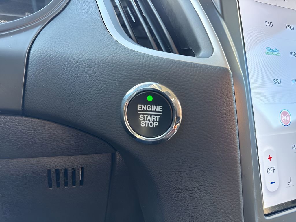 Used 2023 Ford Edge SEL image 22