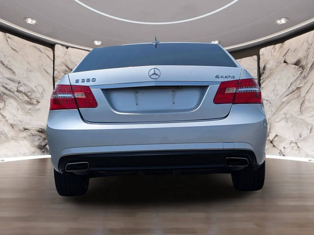 Used 2011 Mercedes-Benz E 350 4MATIC Sedan image 10