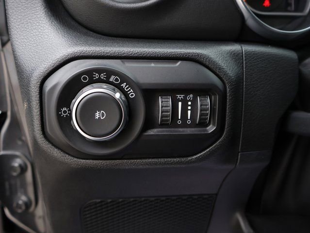 Used 2018 Jeep Wrangler Unlimited Sahara w/ Quick Order Package 24M Moab image 47