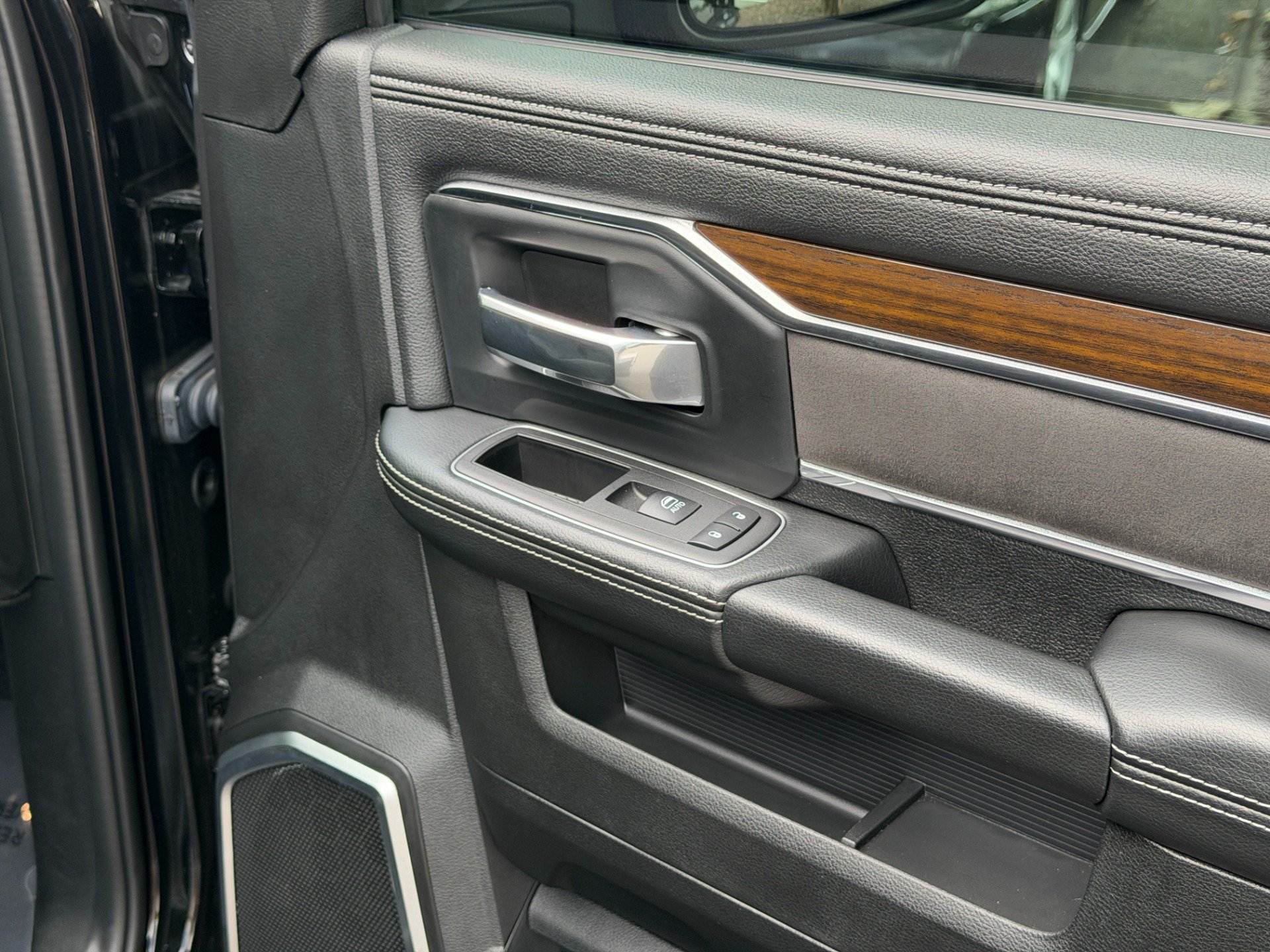 Used 2023 RAM 4500 Laramie AWD/4WD image 66