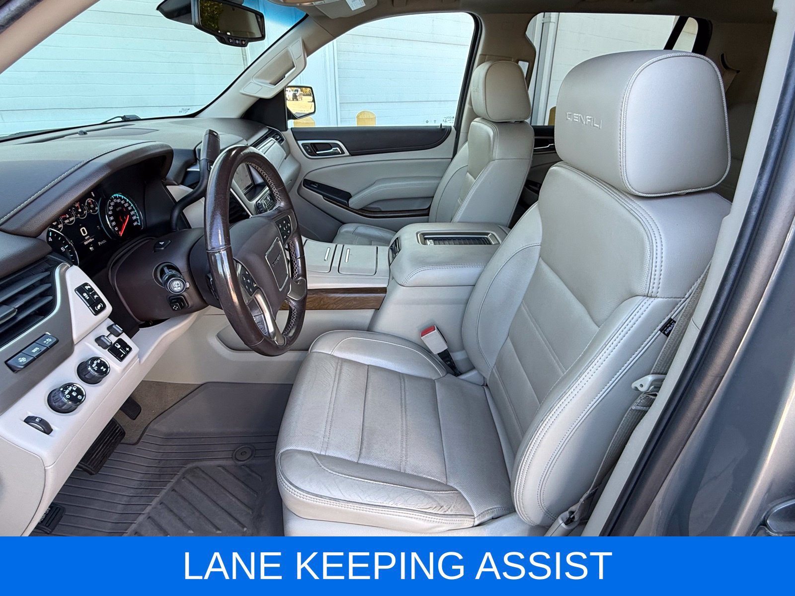 Used 2019 GMC Yukon Denali w/ Open Road Package AWD/4WD image 19