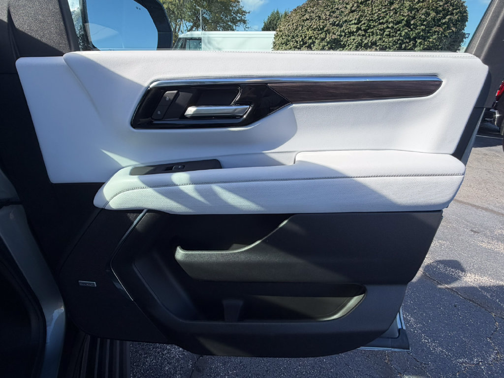 Certified 2025 Chevrolet Tahoe Premier AWD/4WD image 22