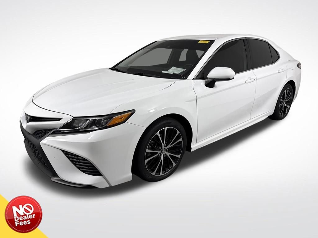 Used 2020 Toyota Camry SE w/ Carpet Mat Package image 8