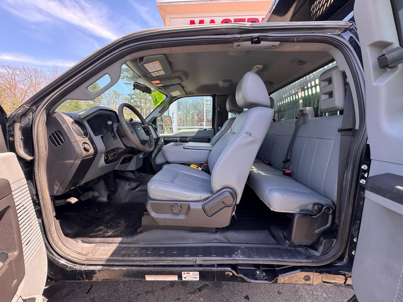 Used 2016 Ford F550 4x4 SuperCab Super Duty image 37