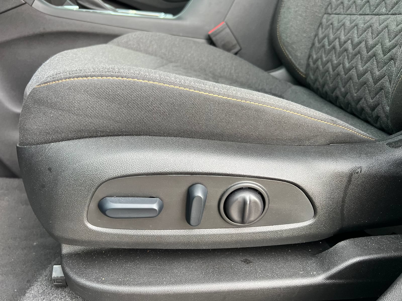 Used 2024 Chevrolet Equinox LT AWD/4WD image 10