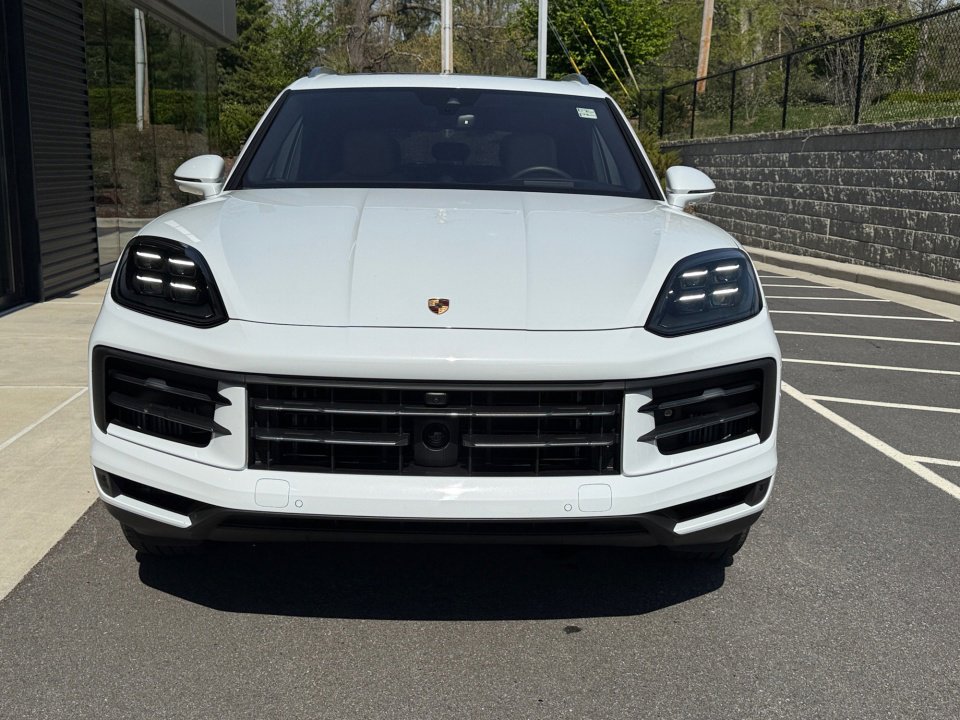 Certified 2025 Porsche Cayenne S image 10