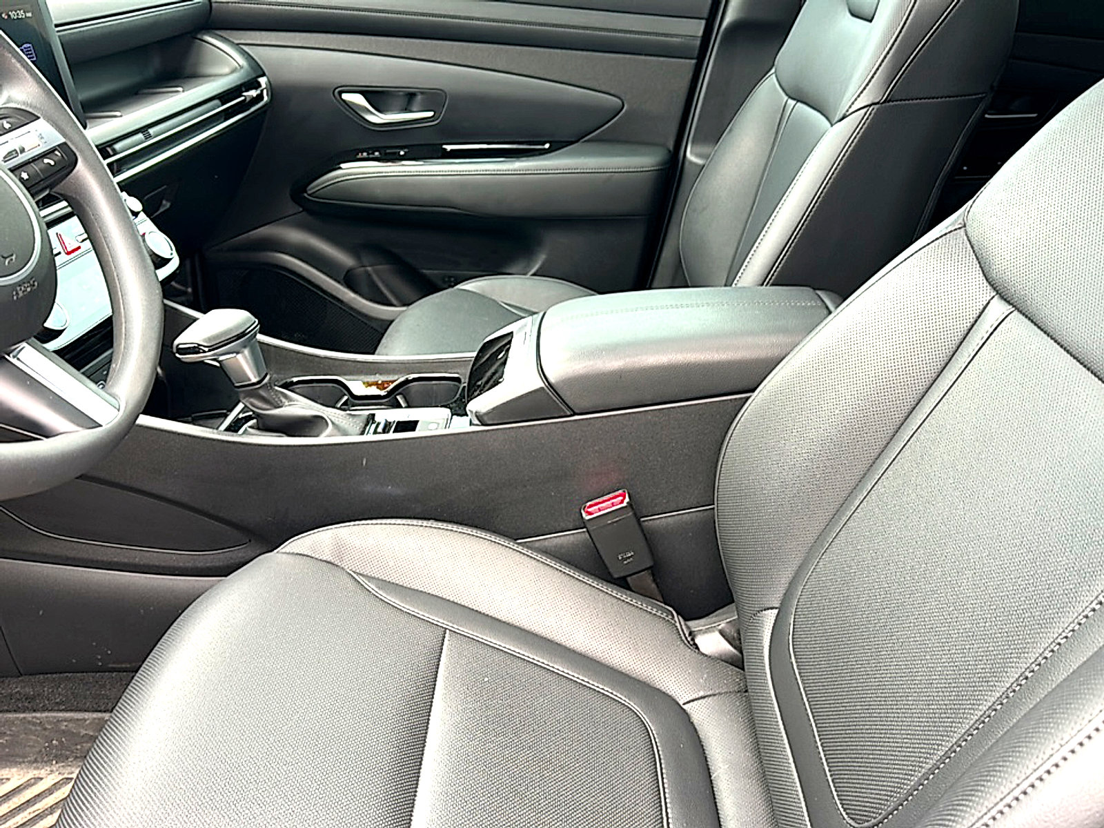 Used 2025 Hyundai Santa Cruz SEL FWD image 13