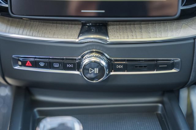 New 2027 Volvo XC60 B5 Ultra AWD/4WD image 26
