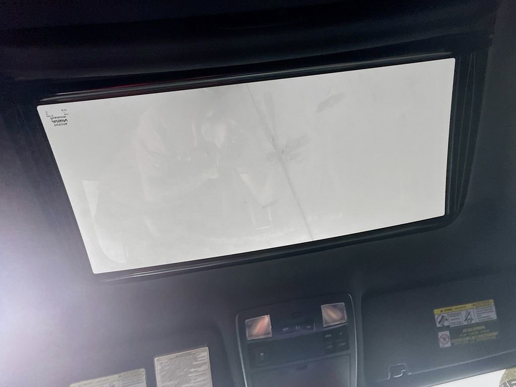 Used 2018 Toyota Tacoma Limited image 21