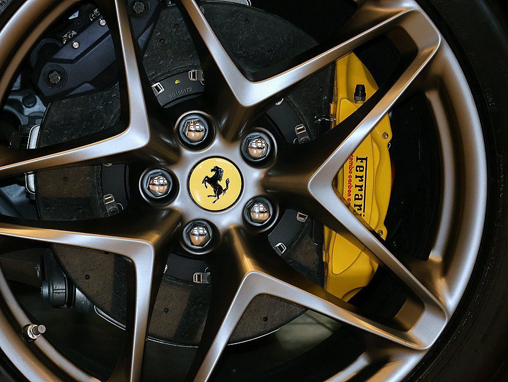 Certified 2026 Ferrari Roma Spider RWD image 37
