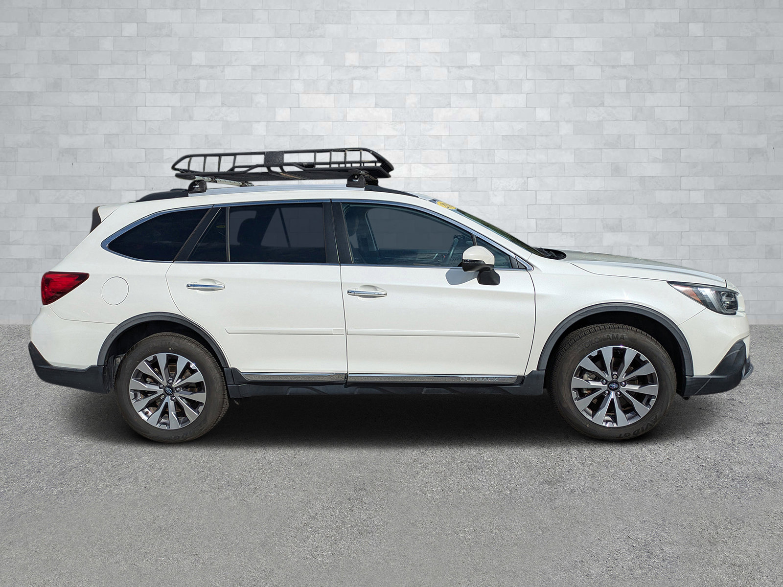 Used 2018 Subaru Outback 3.6R Touring w/ Popular Package #3 image 4