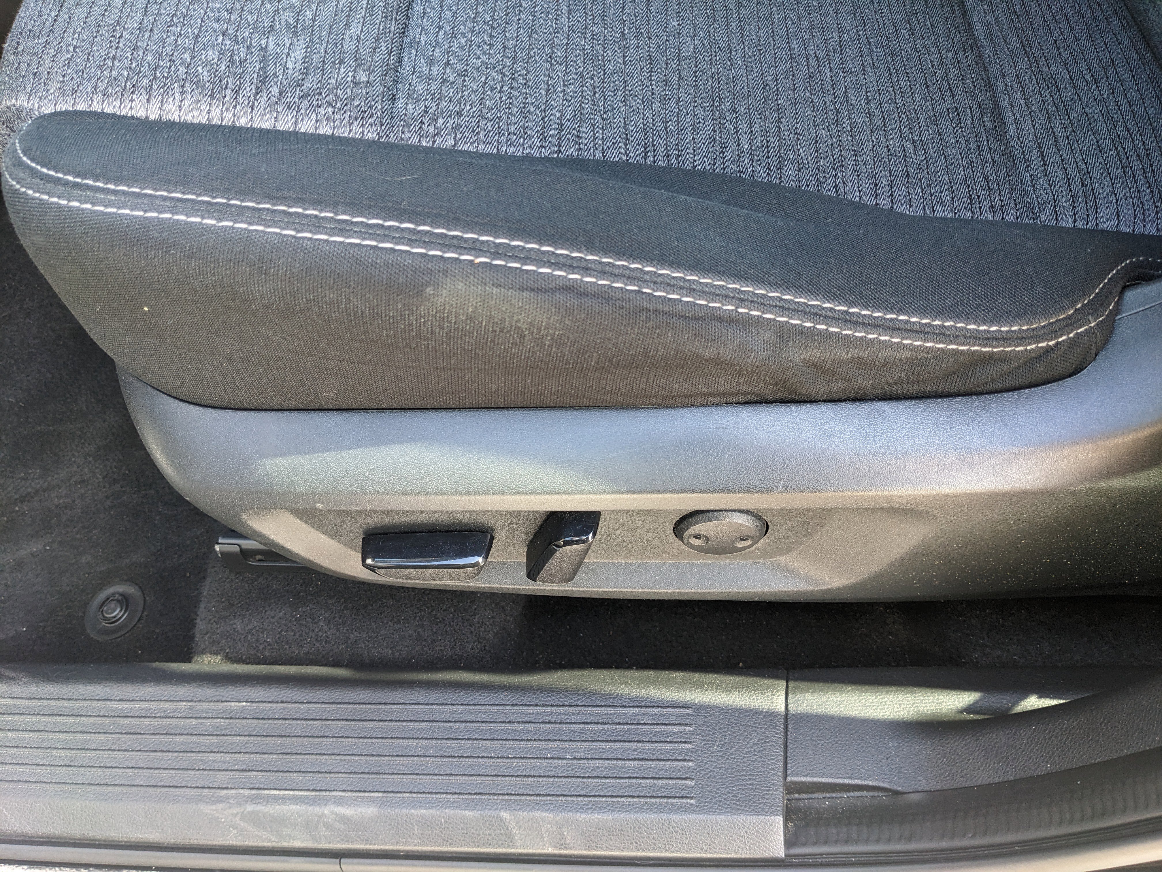 Used 2021 Nissan Rogue SV image 24