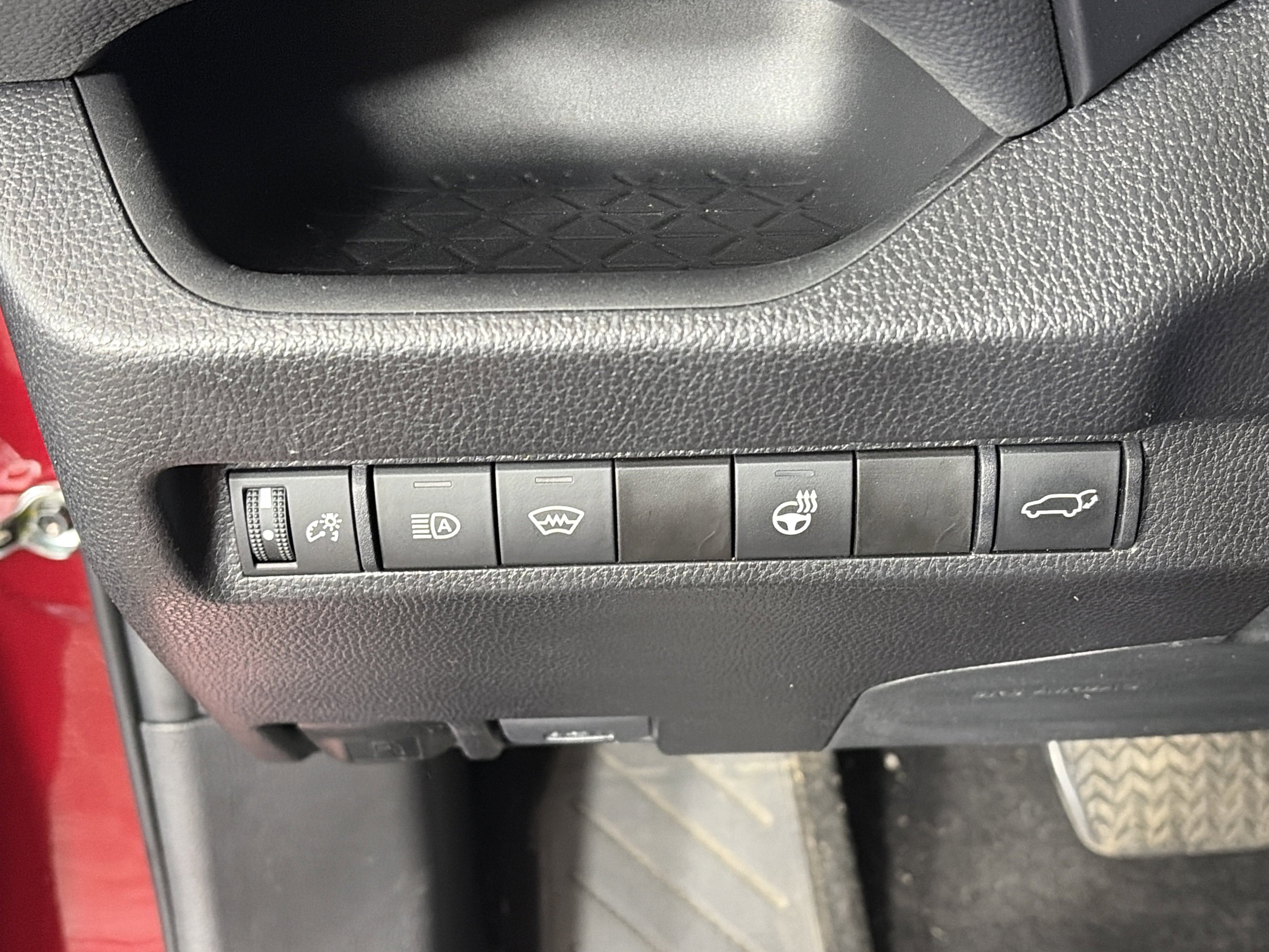 Used 2023 Toyota RAV4 XLE w/ Convenience Package image 29