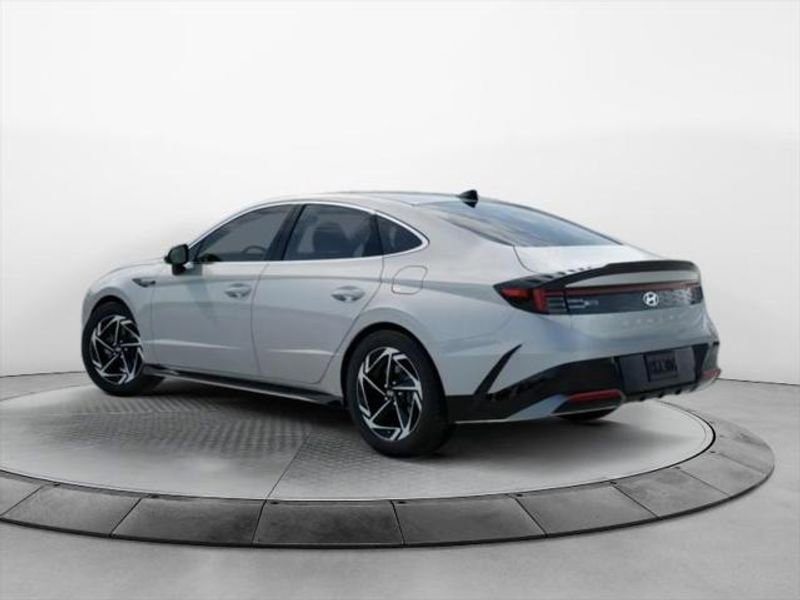 New 2026 Hyundai Sonata SEL image 3