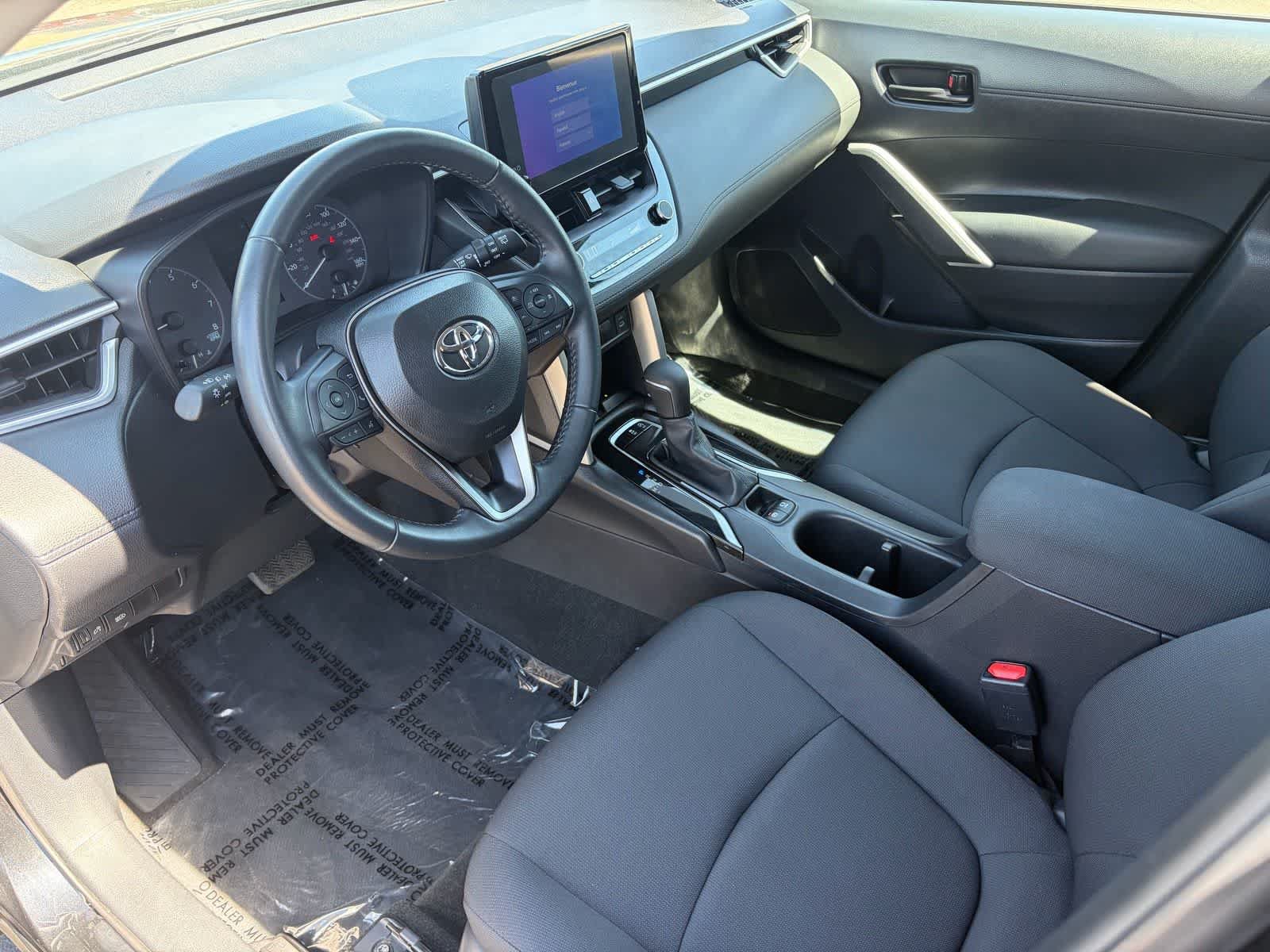 Used 2025 Toyota Corolla Cross LE FWD image 11