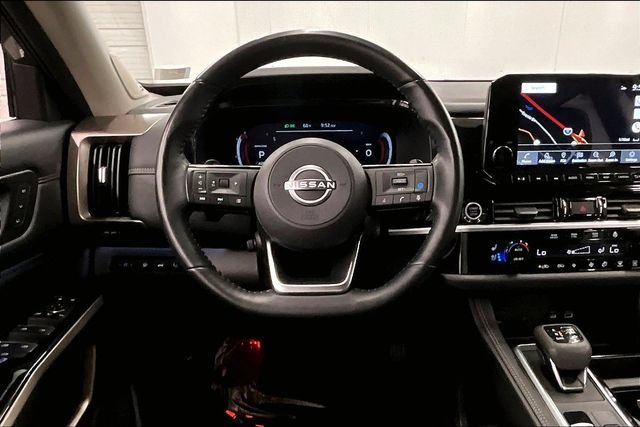 Used 2024 Nissan Pathfinder Platinum w/ Cargo Package AWD/4WD image 6
